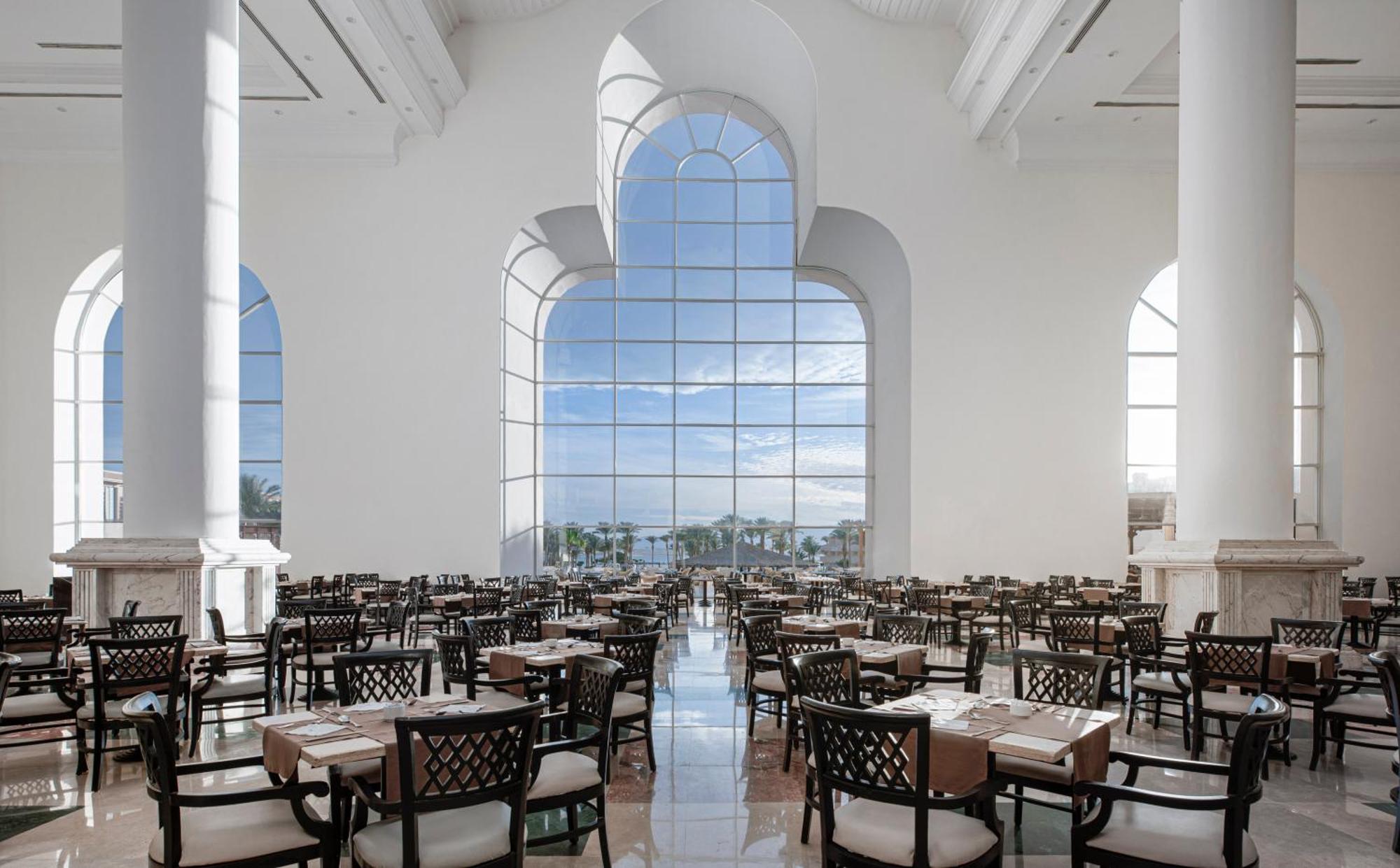 Pyramisa Beach Resort Sahl Hasheesh Hurghada Esterno foto The restaurant