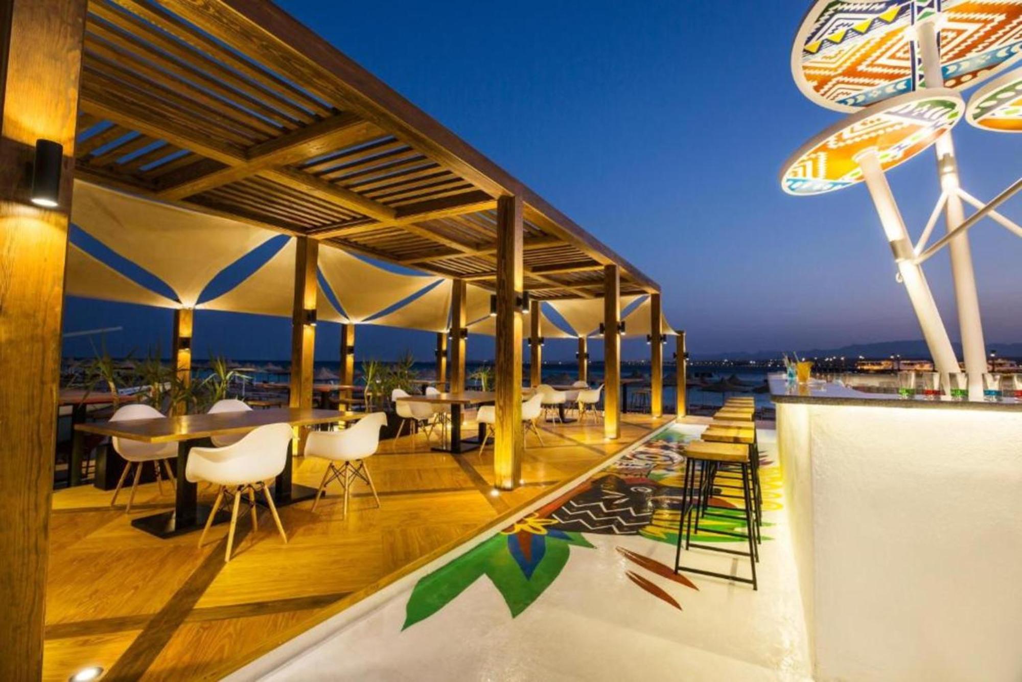 Pyramisa Beach Resort Sahl Hasheesh Hurghada Esterno foto Sky Bar