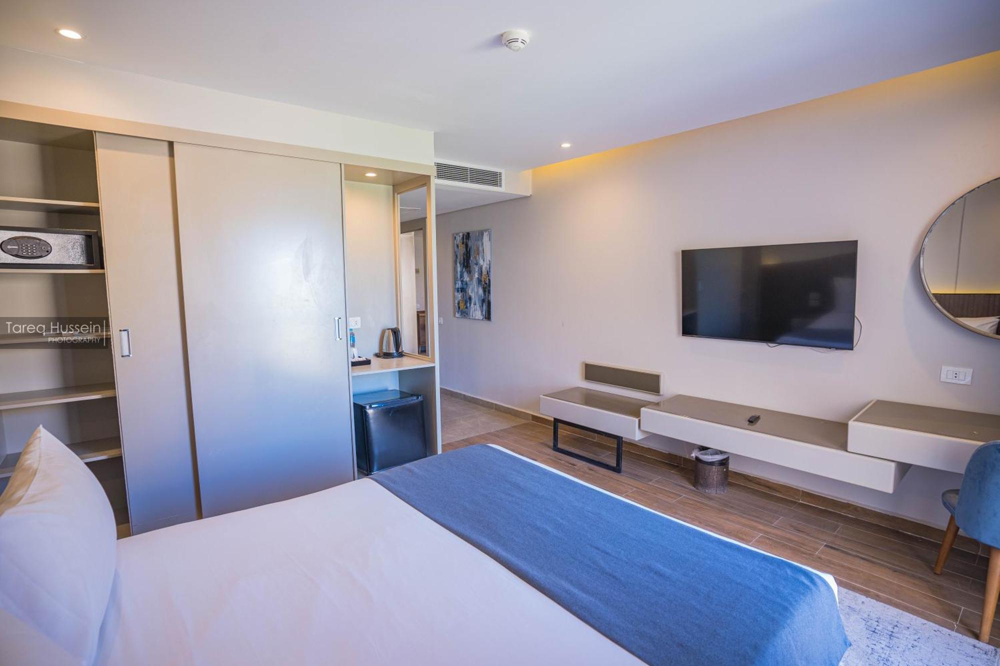 Pyramisa Beach Resort Sahl Hasheesh Hurghada Esterno foto A room at the hotel
