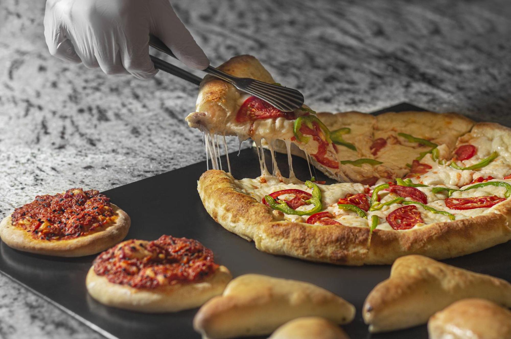 Pyramisa Beach Resort Sahl Hasheesh Hurghada Esterno foto Pizza